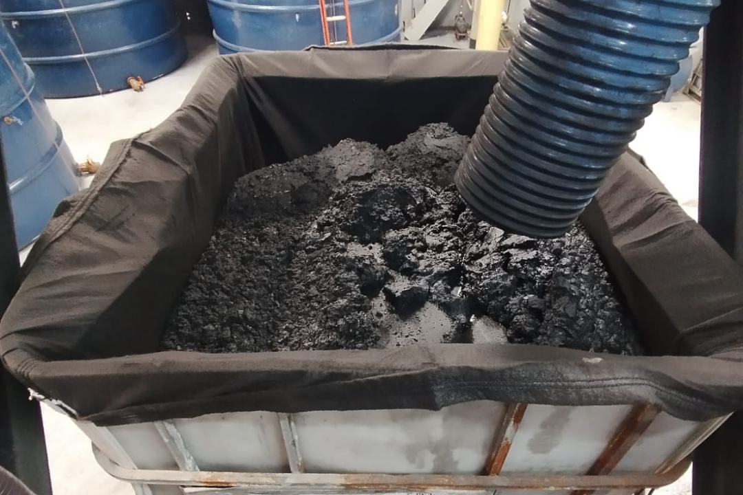 Bag Vertical em IBC para Lodo